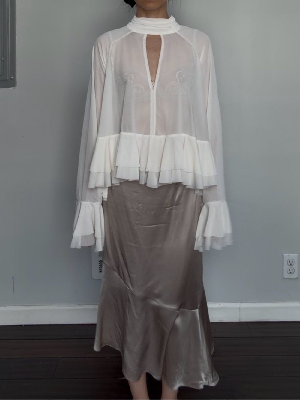 HIGH-NECK RUFFLE TOP